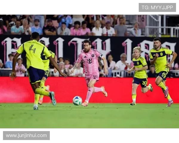 梅西鱼跃头球双响！迈阿密 3-1 纳什维尔占先机